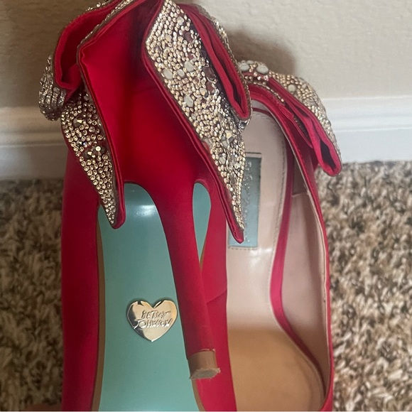 Betsey Johnson Red Satin Heels with Sparkling Bow - Picture 12 of 13